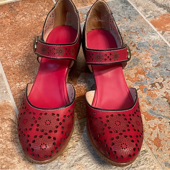 🥿NWOT Super Star Lady Leather Velcro Ankle Embossed Mary Janes! - Picture 4 of 15